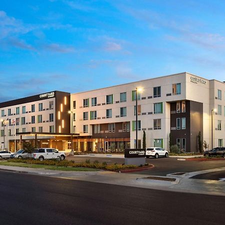 ホテル Courtyard By Marriott Fresno クローヴィス エクステリア 写真