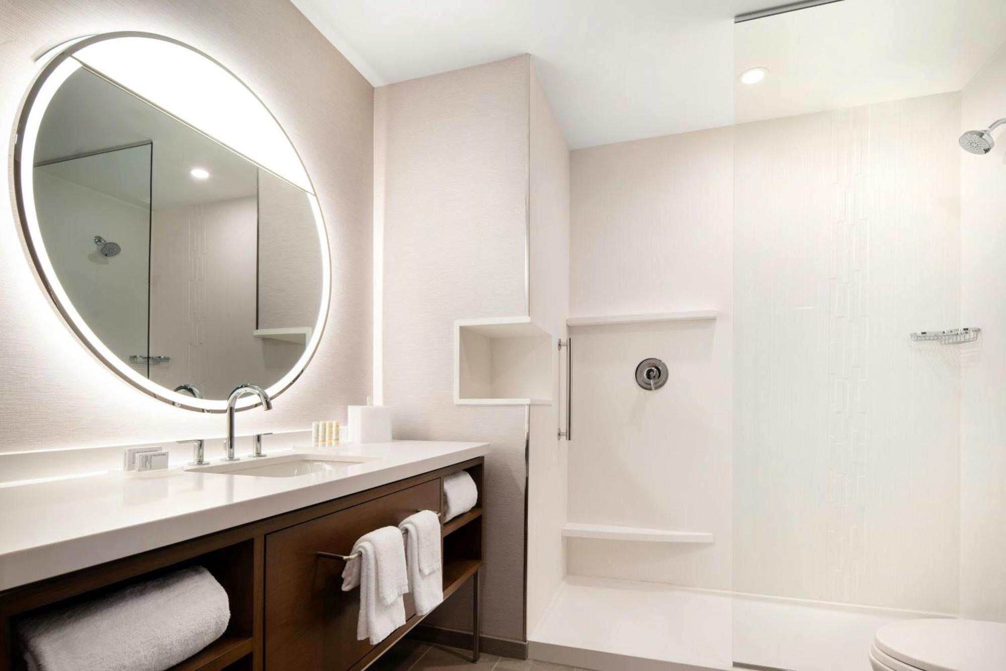 ホテル Courtyard By Marriott Fresno クローヴィス エクステリア 写真